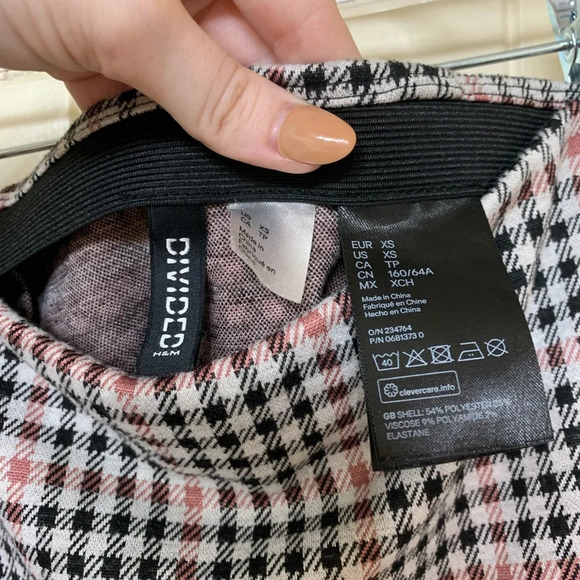 Divided High Waisted Plaid Mini Skirt - Picture 4 of 5